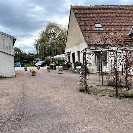 Charmant T2 au 1er dans résidence avec parc arboré Saint-Pierre-le-Moûtier Extérieur photo