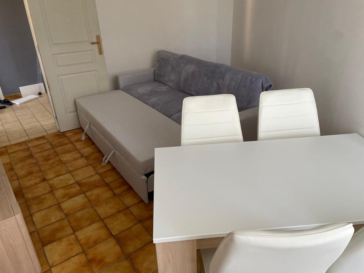 Appartement T2 Au 1er Dans Résidence Avec Parc Arboré *